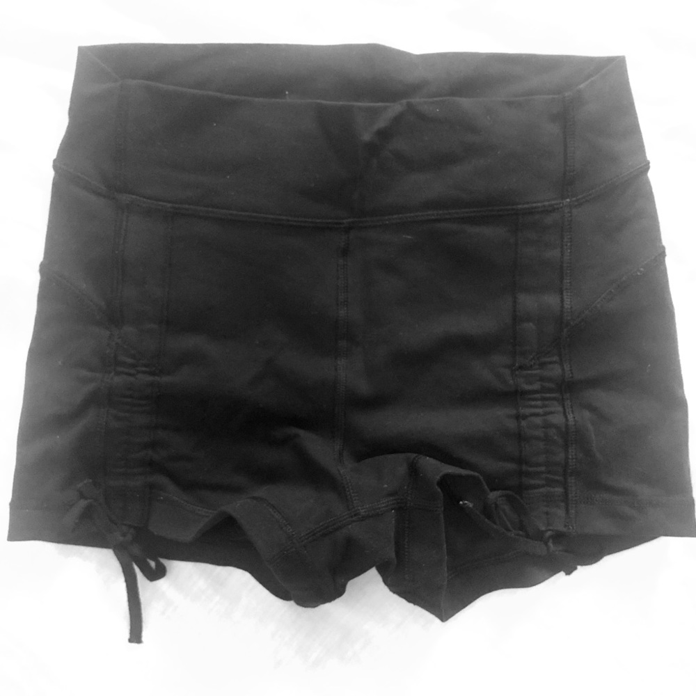 Lululemon 2” Shorts